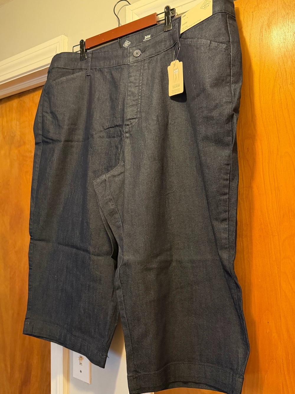 St. John's Bay Dark Rinse Blue Capri Pants
